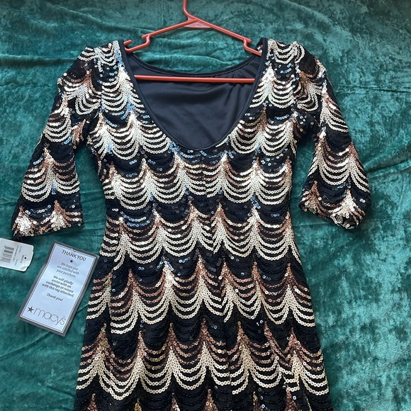 Crystal doll sequined dress size medium - Picture 2 of 2